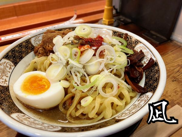 「煮干油そば(中盛)￥780」@すごい煮干ラーメン凪 西新宿7丁目店の写真