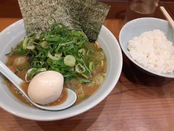 「特製並　800円」@横浜家系ラーメン 武蔵家 秋津店の写真