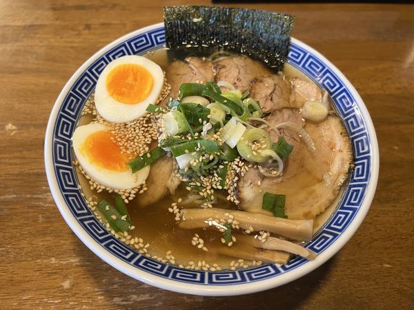 「塩チャーシュー麺940円+煮卵50円(1/2)」@中華そば まる福の写真