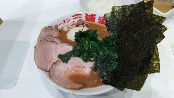 「上ラーメン850円+サービスライス」@ラーメン 三浦家の写真