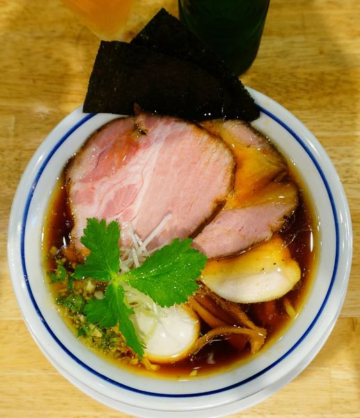 「特製中華そば(醤油)＋ビール(小瓶)」@手打式超多加水麺 ののくらの写真