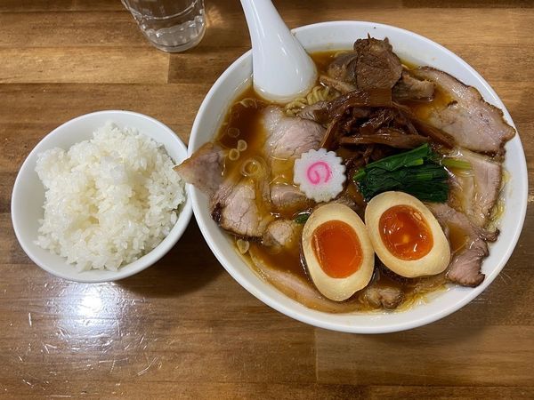 「しょうゆチャーシューメン＋味玉＋小ライス」@オランダ軒の写真