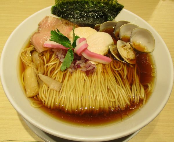 「蛤そば　1000円※無料大盛り」@むぎとオリーブ 日本橋店の写真