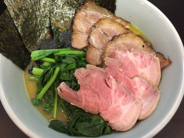 「チャーシューメン＋ほうれん草」@麺処 しん屋の写真