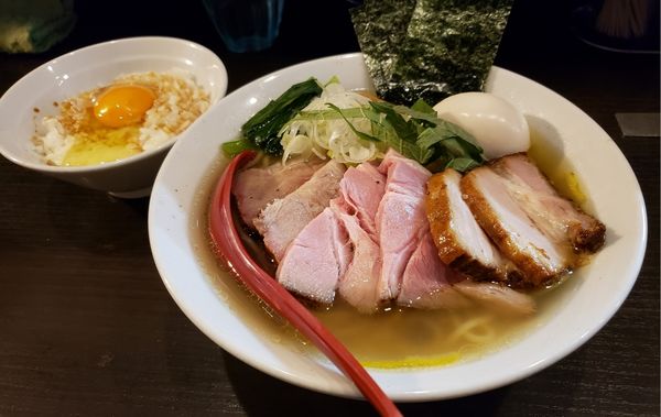 「特製塩らぁめん（細麺）本日の卵かけごはん」@麺処 夏海の写真