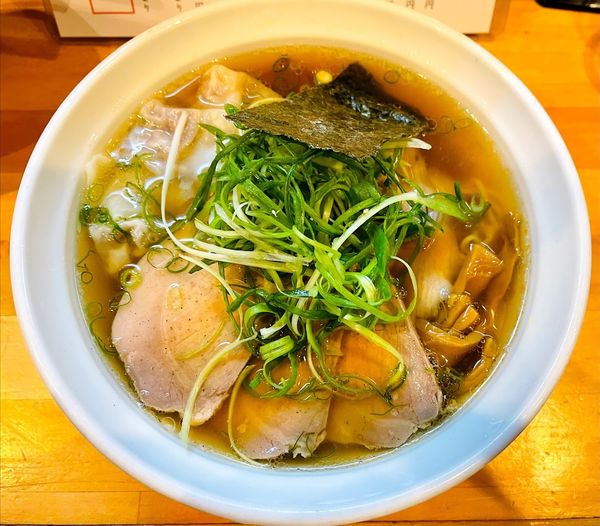 「肉醤油雲吞」@大阪 麺哲の写真