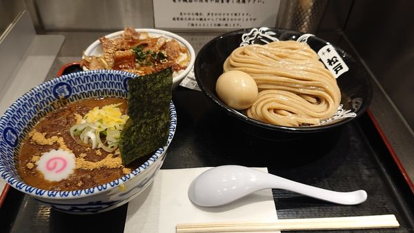 「半熟玉子濃厚つけめん 大 焼豚ごはん」@松戸富田麺絆の写真