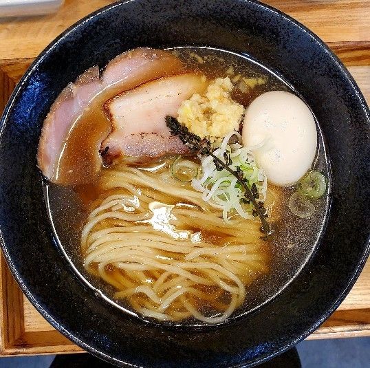 「限定 淡麗煮干しそば〜檸檬を添えて〜」@自家製中華そば 麺の虜の写真