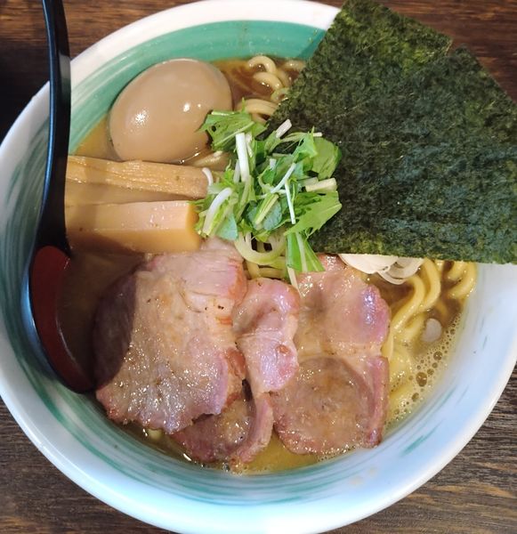 「特らぁめん(中盛り)」@自家製麺 麺屋 利八の写真