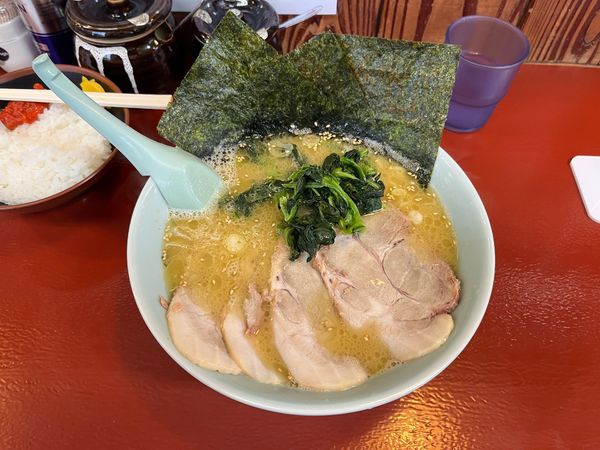 「チャーシューメン味薄め、ライス」@千家 大井松田店の写真