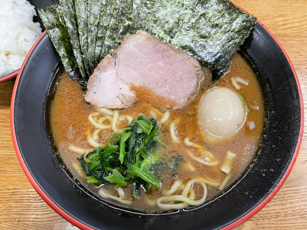 「ラーメン(700円)味玉(100円)のり5枚(50円)」@麺家 紫極の写真