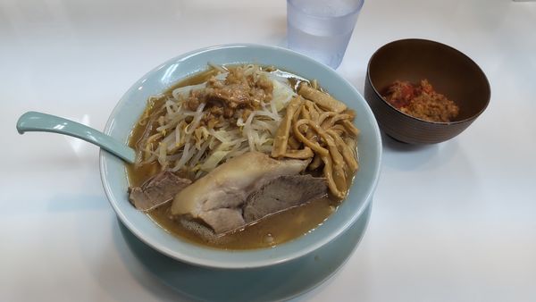 「ラーメン並　850　辛ほぐし　250　メンマ　無料」@麺屋 顎で喰らえの写真