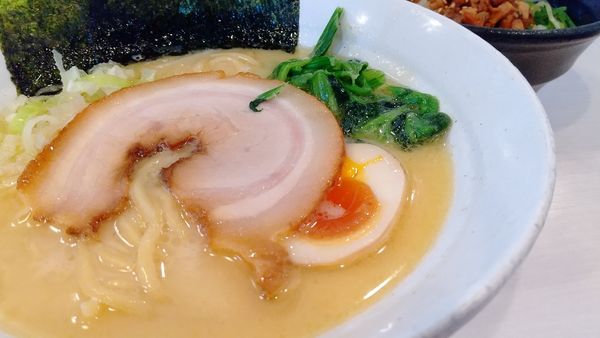 「#塩豚骨 #肉飯セット #950円」@横浜家系ラーメン ゴル家 長津田店の写真