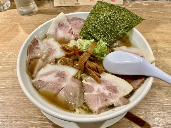 「中華そば 大盛 ＋ チャーシュー増」@古今食堂の写真