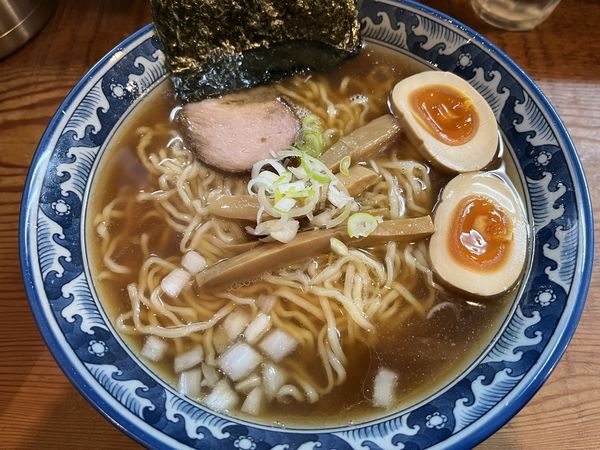 「醤油らぁ麺（大盛）＋味付け玉子」@めん処 樹の写真
