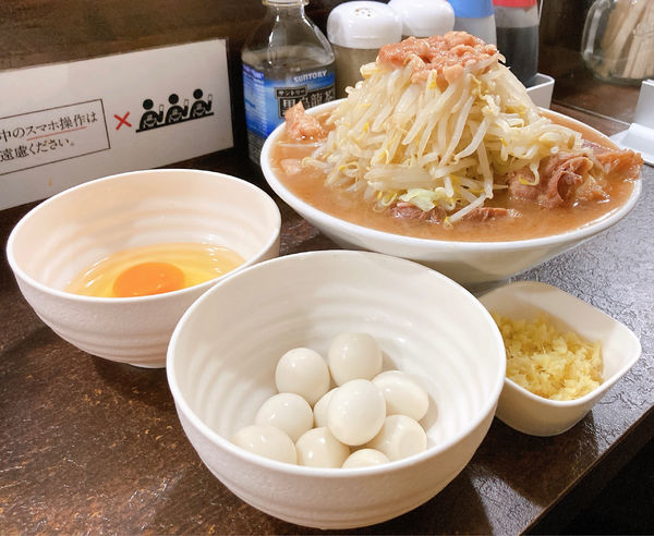 「らーめん(ヤサイアブラ)＋豚1枚＋しょうが＋☆カール☆」@ぶたけん。の写真