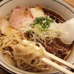 醤油らぁ麺(800)