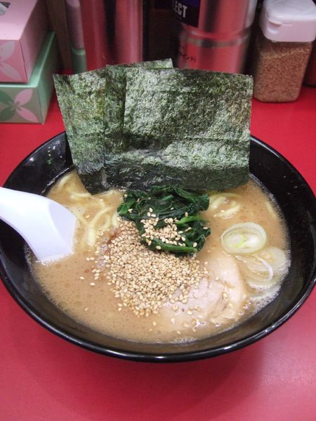 「豚骨醤油ラーメン５５０円硬薄」@赤羽らーめん 粋の写真