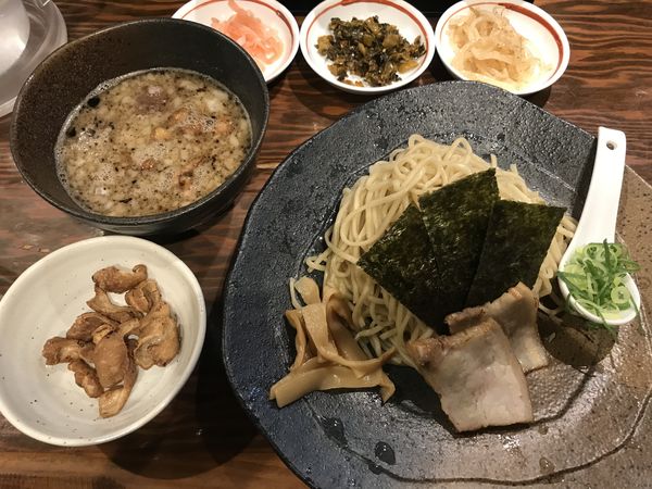 「つけ麺もつ並¥950&もつ¥150」@龍の家 新宿小滝橋通り店の写真