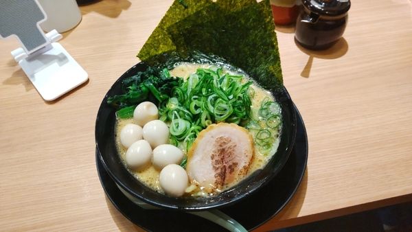 「ネギラーメン」@濃厚豚骨ラーメン 濱虎家 成増店の写真