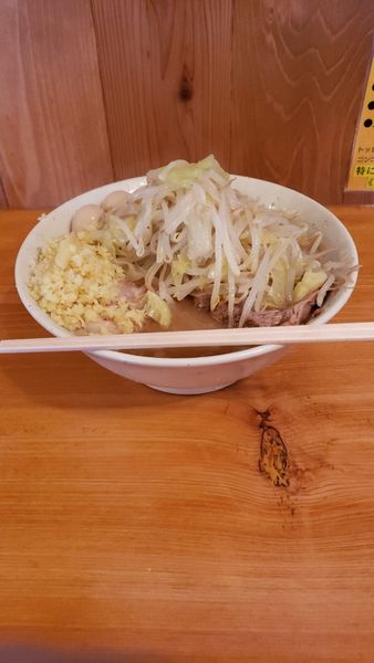 「ラーメン(少なめ)850円・ウズラ5個 100円」@ラーメン 滋悟郎の写真