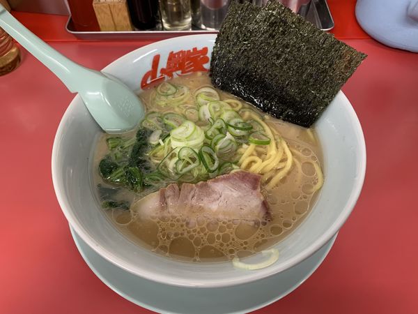 「醤油ラーメン 690円」@ラーメン山岡家 狸小路4丁目店の写真