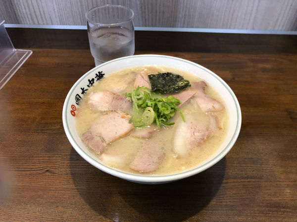 「肉そば小」@岡本中華 小松島本店の写真