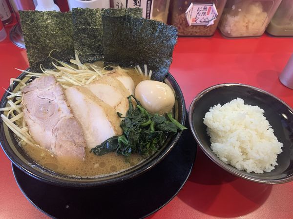 「白ネギラーメン」@家系ラーメン 王道 神道家の写真