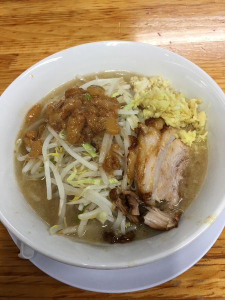 「ラーメン小　780円　黒烏龍茶　150円」@ラーメン赤沼の写真