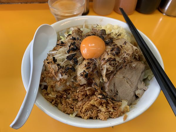 「【限定】上海汁なし+ニンニク+焦がしアブラ　800円」@ラーメンエース 八王子店の写真