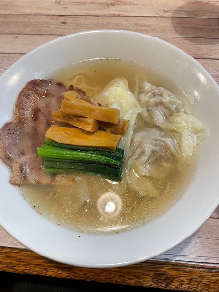 「鴨雲吞中華そば白」@世田谷中華そば 祖師谷七丁目食堂の写真