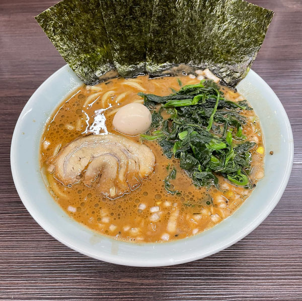 「黒胡椒ラーメン」@横浜家系らーめん 魂心家 金沢店の写真