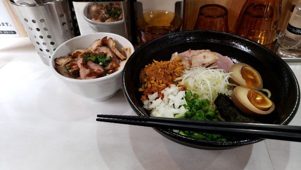 「【限定B】煮干しカレーまぜそば＋ミニチャーシュー丼」@麺屋 扇 SENの写真