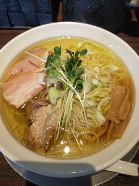 「鶏塩ら〜めん」@ら〜めん剣豪の写真