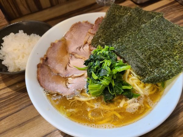 「中盛チャーシュー麺」@横浜家系らーめん 五丁目ハウスの写真