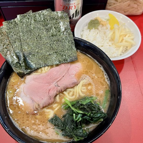 「ラーメン並（やわめ）＋ライス小＋ビール」@杉田家 千葉駅前店の写真