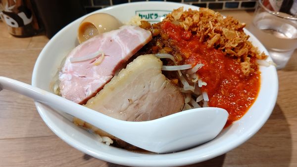 「ニンニク·アブラ·トマト&くずれタマゴ」@らーめん ニューカッパの写真