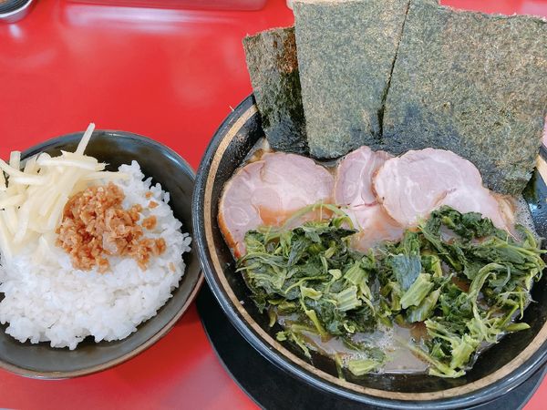 「チャーシュー麺＋ほうれん草＋ライス」@家系ラーメン 熊田家の写真
