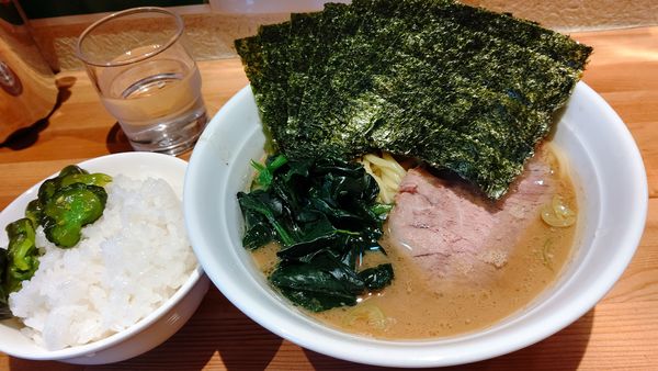 「ノリラーメン&サービスライス」@横浜家系ラーメン おか家の写真