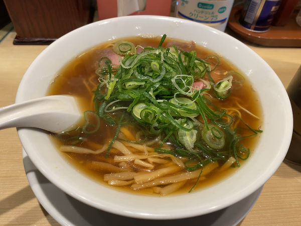 「京都熟成ラーメン ネギ多め 背脂なし 750円」@京都ラーメン 森井 飯田橋店の写真