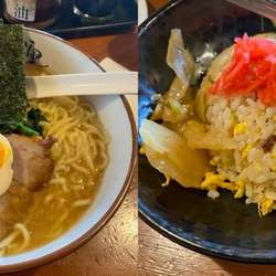 ラーメン大盛り　半チャーハン