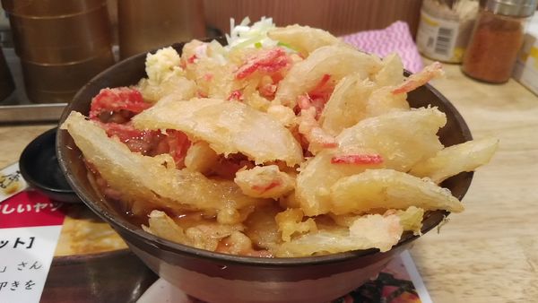 「かけそば＋紅生姜たま天」@とんがらしの写真