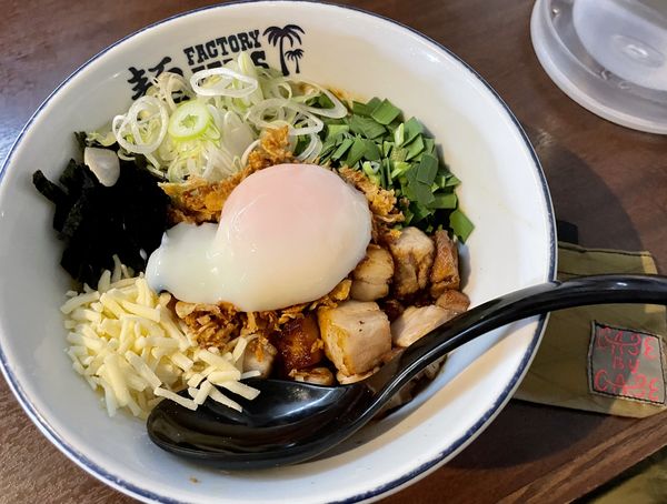 「まぜそば（大・カレー）＋〆の出汁ごはん付き」@麺FACTORY JAWSの写真