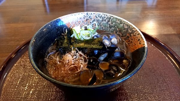 「しじみそば」@手打そば そば富の写真