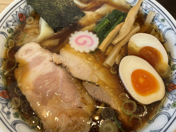 「ワンタンめん950円+煮玉子120円」@自家製手打中華そば みの八の写真