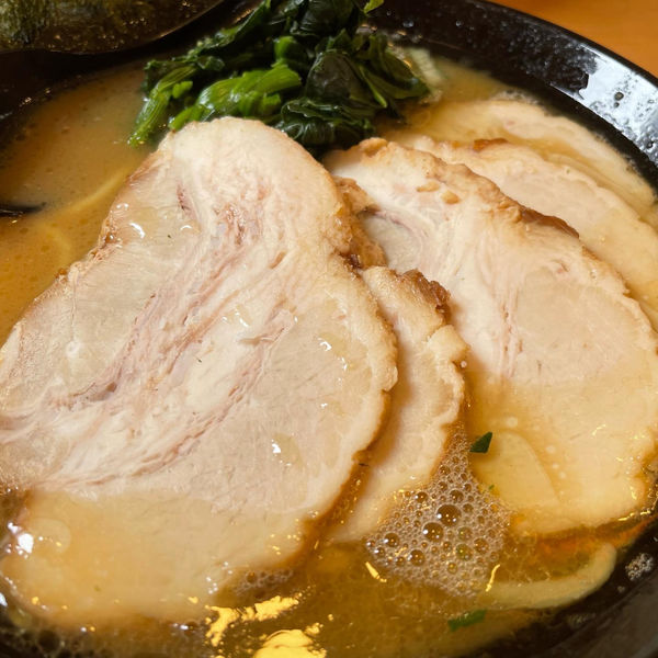 「ラーメン＋焼豚」@ラーメン銀家 戸塚店の写真