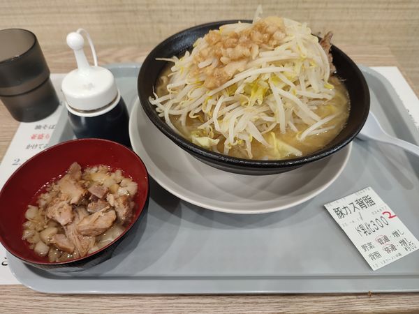 「ど乳化ラーメン＋ブタカスアブラ」@ラーメン 中毒 東向島店の写真