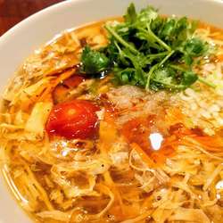 【限定】フカヒレのせ酸辣湯麺 1200円