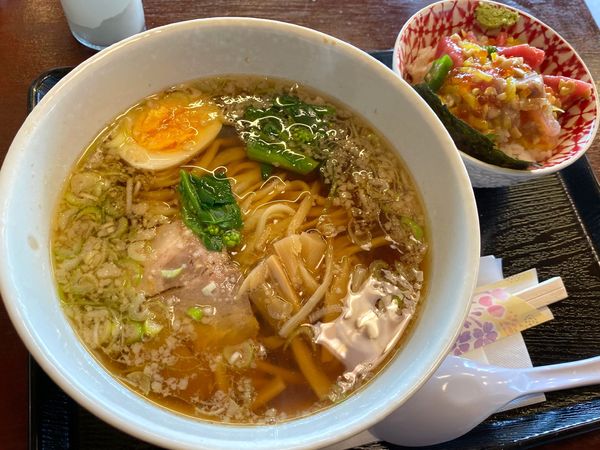 「中華そばと爆弾丼 1,100円」@八福食堂の写真