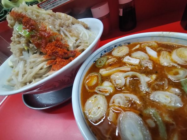 「甘酸っぱいつけ麺・640（熱盛・にんにく・脂・唐辛子・檸檬）」@ハナイロモ麺 吉祥寺本店の写真